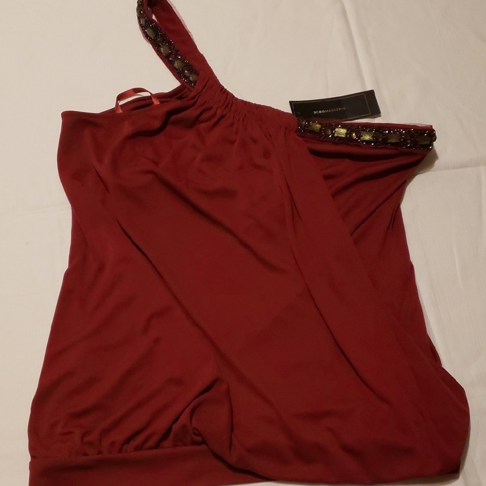 BCBGMAXAZRIA Elegant Red One-Shoulder Top